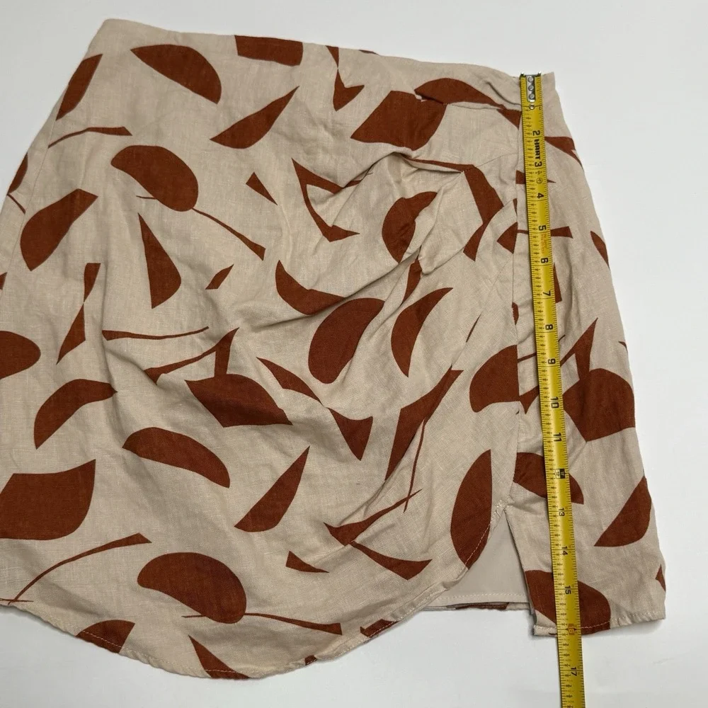 ASTR the Label Nirina 100% Linen Mini Skirt Rust Abstract Size‎ Medium FLAW HOLE